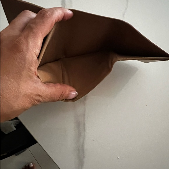 Bottega Veneta Intrecciato Tri-Fold Wallet - Picture 7 of 10